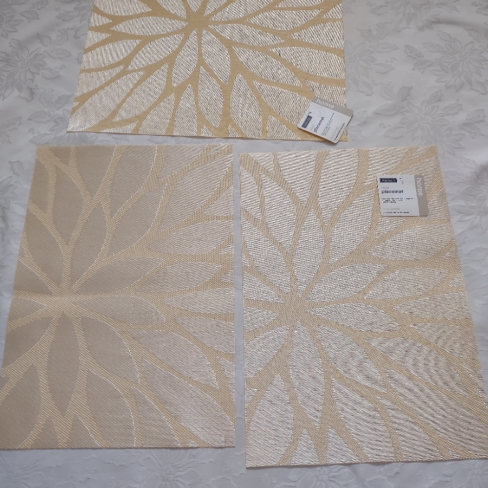 3 Golden floral jacquard placemats vinyl holiday party